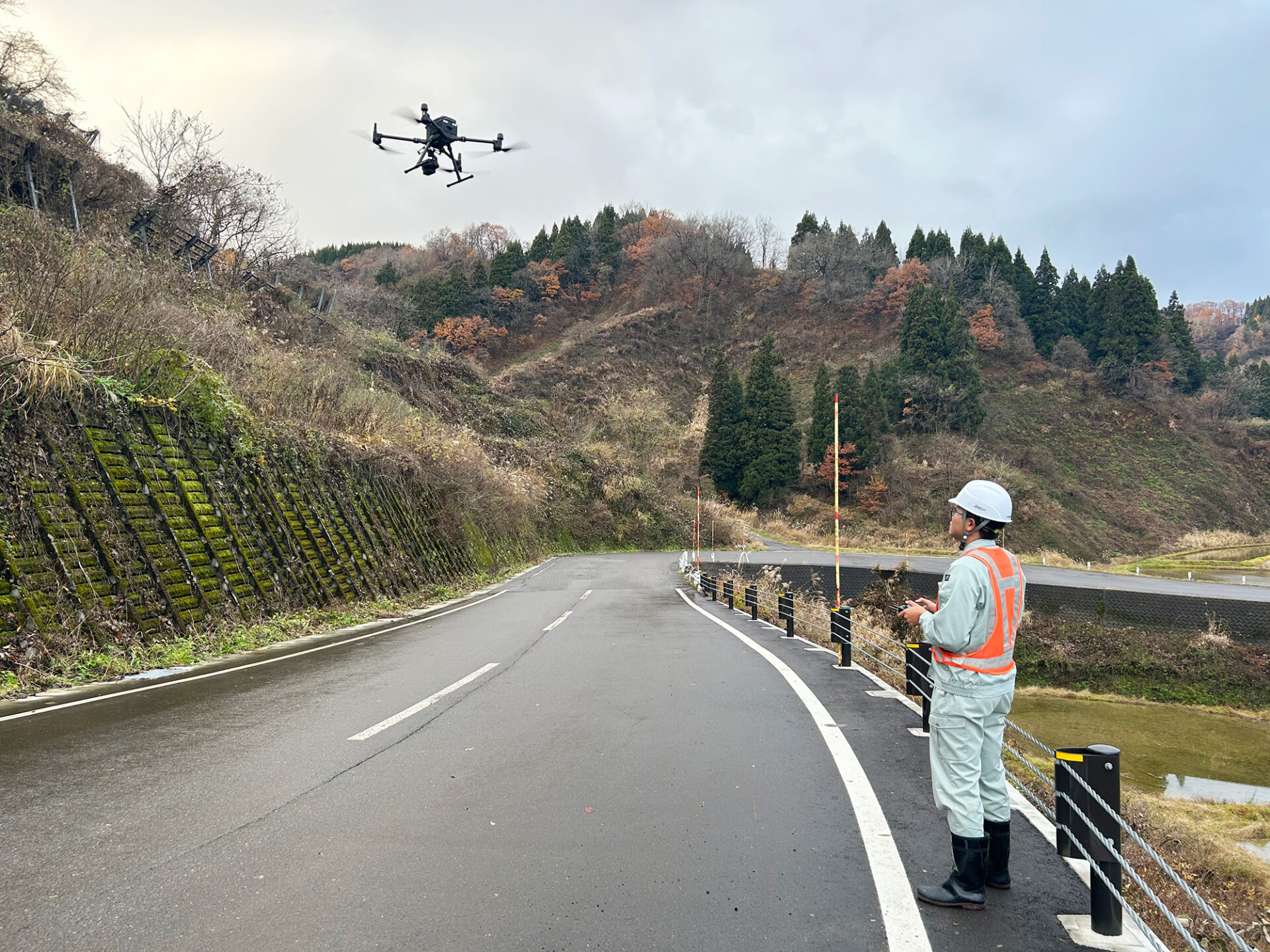 イメージ写真：ドローンを使った業務のご紹介